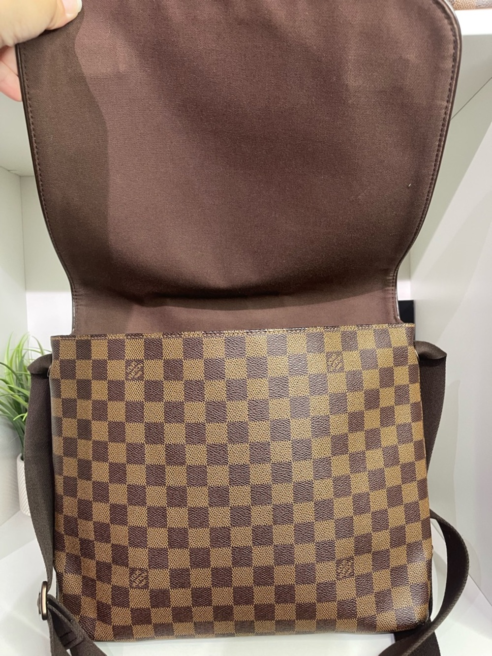 Louis Vuitton Damier Ebene Brooklyn MM Messenger Bag - Picture 6 of 7